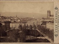 Zrinjevac 1895. godine, sjeverna strana, Amruševa ulicu s Palačom Buratti. Istočna strana sa Sudbenom palačom (Foto Ivan Standl).jpg